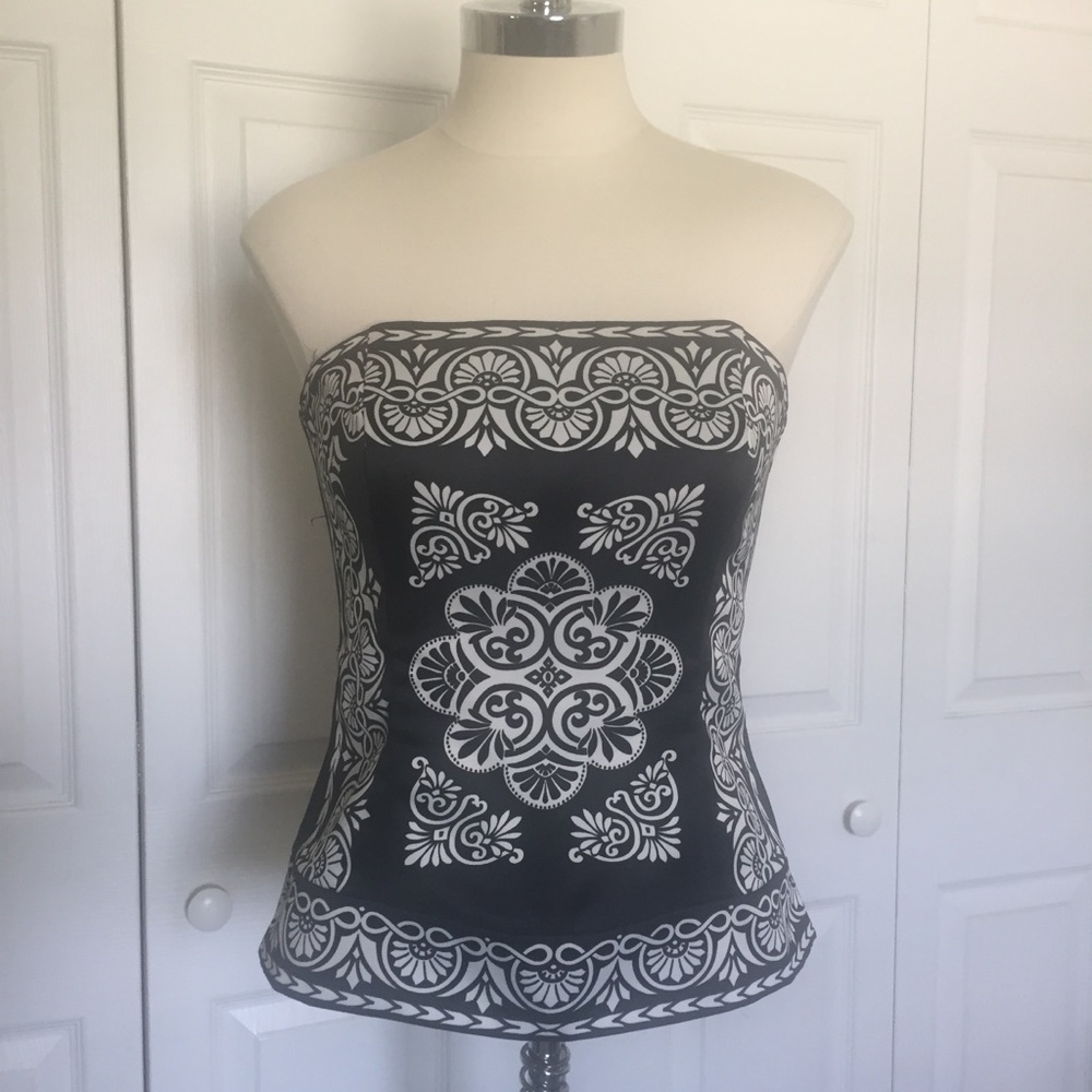 White House Black Market Black & White Sleeveless